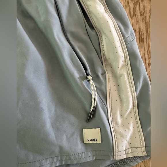 Vuori dash short in light cloud size XS. - Picture 6 of 6
